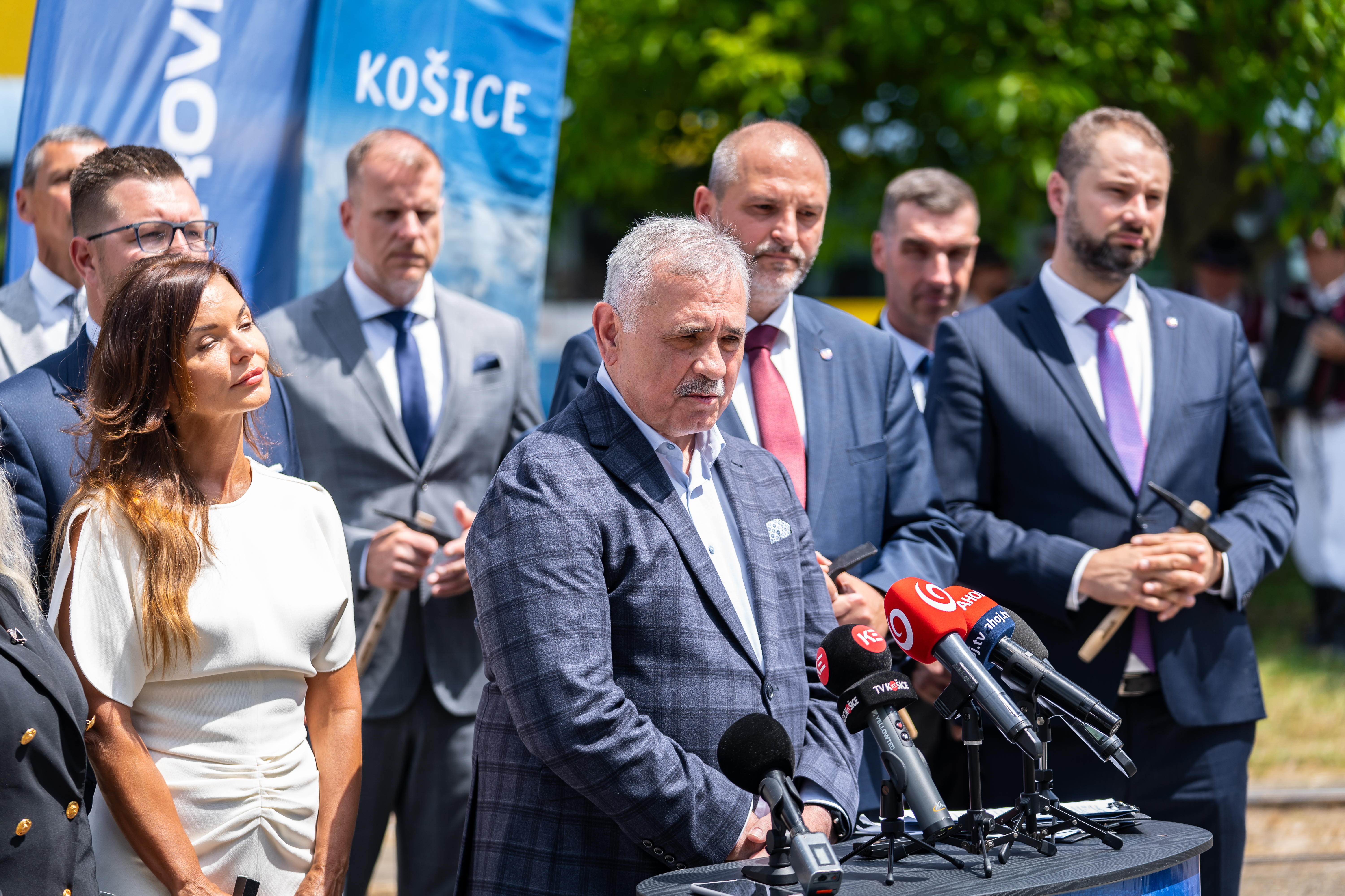 Tlacovy brifing - Modernizacia elektrickovych trati MET 2-32